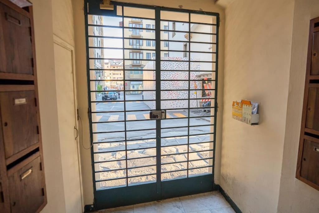 Ferienwohnung Ponte Vecchio'S Penthouse Florenz Exterior foto