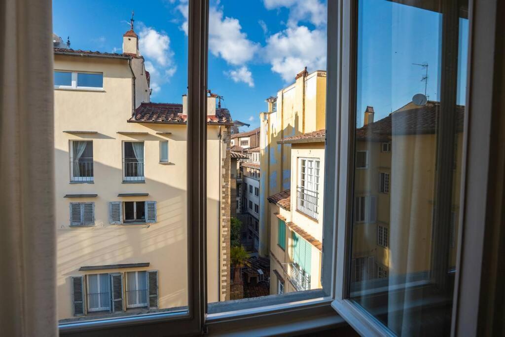 Ferienwohnung Ponte Vecchio'S Penthouse Florenz Exterior foto